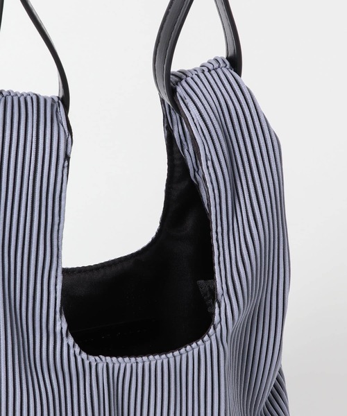 SENSE OF PLACE by URBAN RESEARCH（センスオブプレイスバイアーバンリサーチ）の「プリーツミニマルシェバッグ（トートバッグ・メンズ・グリーン/チャコールグレー/ブルー/パープル・ONE）」の16枚目の写真