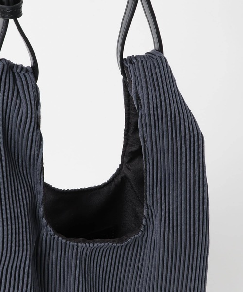 SENSE OF PLACE by URBAN RESEARCH（センスオブプレイスバイアーバンリサーチ）の「プリーツミニマルシェバッグ（トートバッグ・メンズ・グリーン/チャコールグレー/ブルー/パープル・ONE）」の18枚目の写真