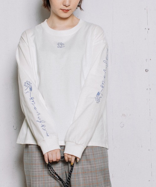 POU DOU DOU（プードゥドゥ）の「USコットン袖プリントロンTee（Tシャツ/カットソー・レディース・ライトブルー/ブラック/オフホワイト/スミクロ・3）」の2枚目の写真