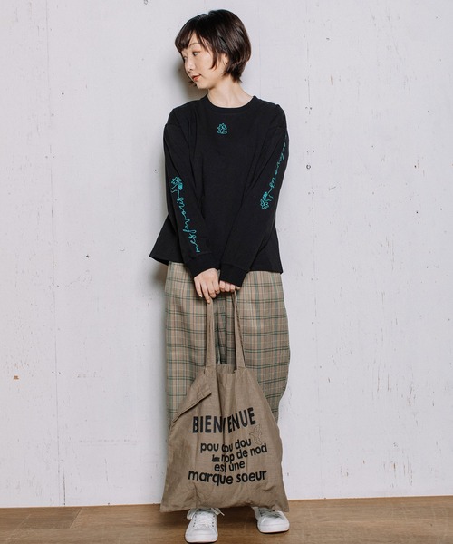 POU DOU DOU（プードゥドゥ）の「USコットン袖プリントロンTee（Tシャツ/カットソー・レディース・ライトブルー/ブラック/オフホワイト/スミクロ・3）」の5枚目の写真