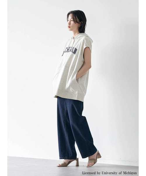 earth music&ecology（アースミュージックアンドエコロジー）の「別注 MICHIGAN ミニ裏毛チュニックパーカー（パーカー・レディース・チャコールグレー/ホワイト系その他/イエロー・FREE）」の22枚目の写真