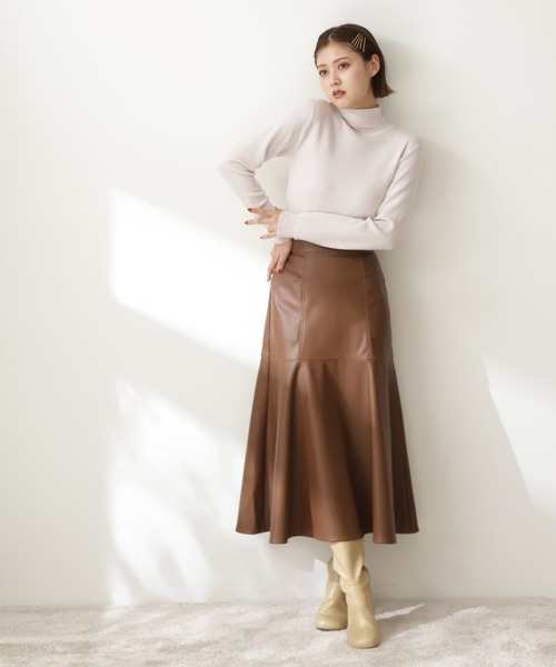 N.（N. Natural Beauty Basic）（エヌエヌナチュラルビューティーベーシック）の「◆ウールベーシックスムースタートルネックニット（ニット/セーター・レディース・ブラック/ベージュ/レッド/オフホワイト・MEDIUM）」の6枚目の写真