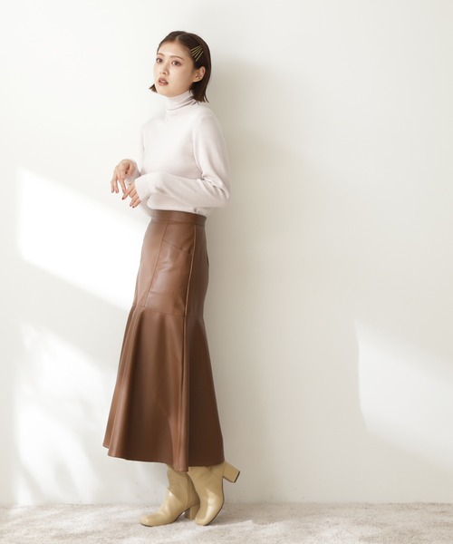 N.（N. Natural Beauty Basic）（エヌエヌナチュラルビューティーベーシック）の「◆ウールベーシックスムースタートルネックニット（ニット/セーター・レディース・ブラック/ベージュ/レッド/オフホワイト・MEDIUM）」の15枚目の写真