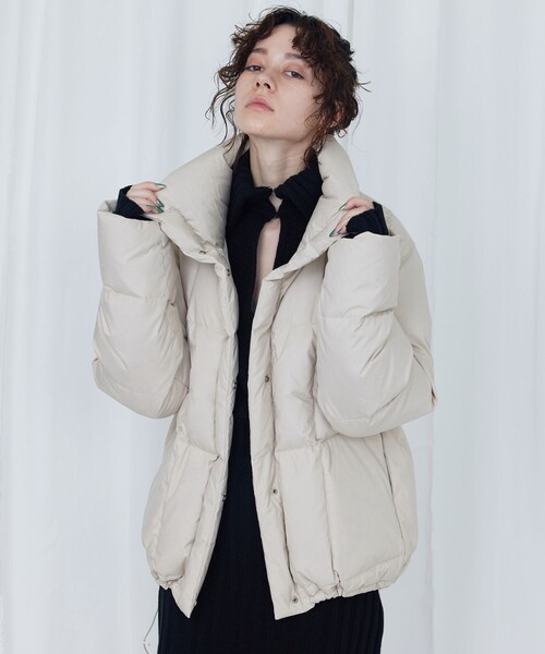 Firsthand（ファーストハンド）の「FIRST DOWN × Firsthand/ファーストダウン 別注Recycled Down Jacket / リサイクルミドルダウンジャケット（ダウンジャケット/コート・レディース・ブラック/ベージュ/オフホワイト・S/M）」の19枚目の写真