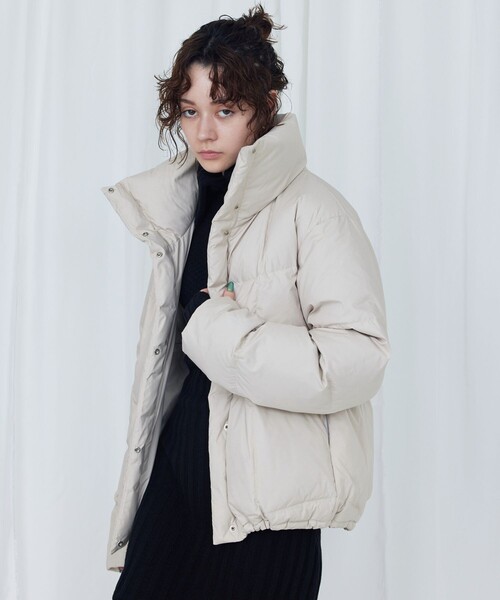 Firsthand（ファーストハンド）の「FIRST DOWN × Firsthand/ファーストダウン 別注Recycled Down Jacket / リサイクルミドルダウンジャケット（ダウンジャケット/コート・レディース・ブラック/ベージュ/オフホワイト・S/M）」の15枚目の写真