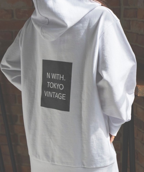 N WITH.（エヌウィズ）の「プリントビッグシルエットパーカー【UNISEX着用可能】（パーカー・レディース・ホワイト/ブラック・F）」の7枚目の写真