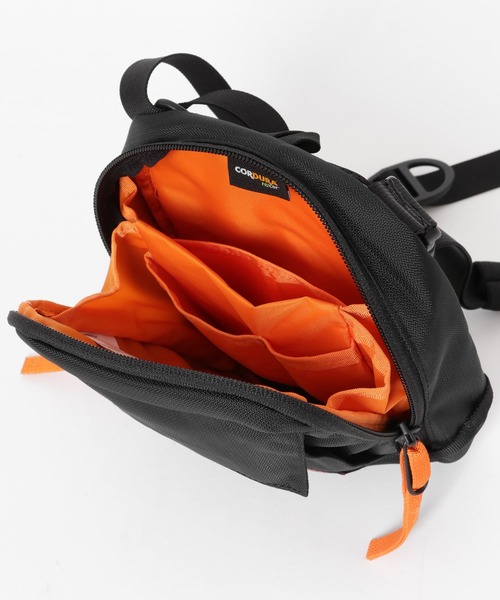 URBAN RESEARCH DOORS（アーバンリサーチドアーズ）の「MYSTERY RANCH　DISTRICT 2（ショルダーバッグ・メンズ・グレー/ブラック/ベージュ・ONE）」の10枚目の写真