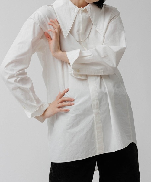 M TO R（ムウトアール）の「［BLOUSE］BIG COLLAR LONG SHIRT（シャツ/ブラウス・レディース・チャコールグレー/オフホワイト・FREE）」の2枚目の写真