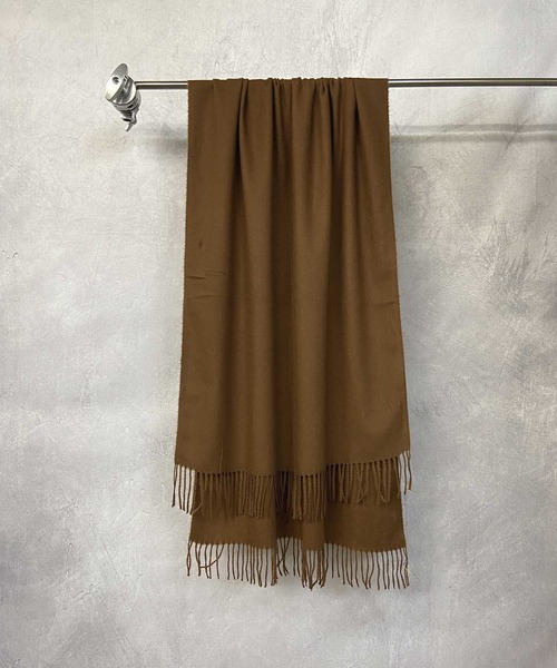 Beno（ビーノ）の「フリンジ ルーズマフラー（マフラー・メンズ・グレー/ライトグレー/ブラック/サックスブルー/ブラウン・FREE）」の4枚目の写真