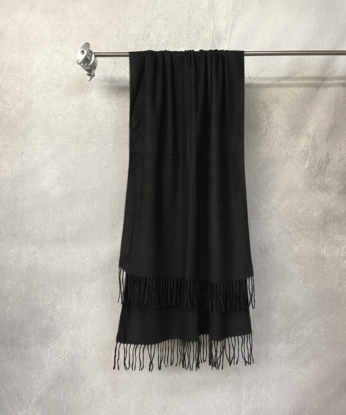 Beno（ビーノ）の「フリンジ ルーズマフラー（マフラー・メンズ・グレー/ライトグレー/ブラック/サックスブルー/ブラウン・FREE）」の2枚目の写真