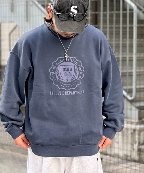 Java（ジャバ）の「《JaVa ジャバコラボ》古着風ストリートコーデに。ヴィンテージプリントスウェットプルオーバー（スウェット・メンズ・チャコール/テラコッタ/ブルー/イエロー・X-LARGE/LARGE/MEDIUM/SMALL）」の6枚目の写真