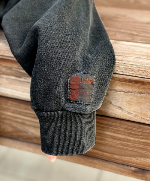 Java（ジャバ）の「《JaVa ジャバコラボ》古着風ストリートコーデに。ヴィンテージプリントスウェットプルオーバー（スウェット・メンズ・チャコール/テラコッタ/ブルー/イエロー・X-LARGE/LARGE/MEDIUM/SMALL）」の16枚目の写真