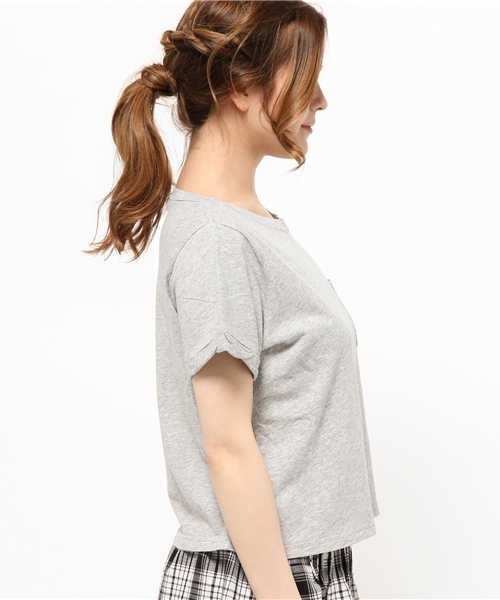 Chico(チコ)の「ポケットTシャツ(Tシャツ/カットソー・レディース・ホワイト/グレー/モスグリーン/ネイビー・FREE)」の6枚目の写真