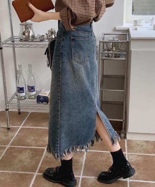 almo(アルモ)の「フリンジデニムタイトスカート(BQ)(デニムスカート・レディース・ブルー・MEDIUM)」の2枚目の写真