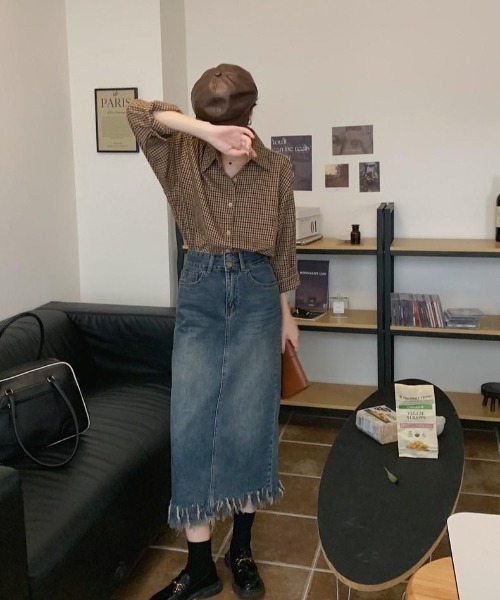 almo(アルモ)の「フリンジデニムタイトスカート(BQ)(デニムスカート・レディース・ブルー・MEDIUM)」の4枚目の写真