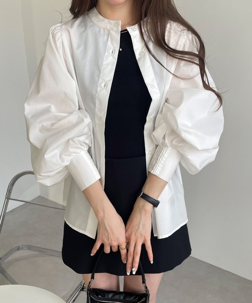 andme（アンドミー）の「【10色展開】2wayボリューム袖シャツブラウス（シャツ/ブラウス・レディース・ライトブルー/グレイッシュベージュ/オフホワイト/ネイビー×ホワイト/ブラック/ライトパープル/グリーン系その他/ネイビー/ラベンダー/ブラウン系その他/グレー系その他/ベージュ系その他・M）」の17枚目の写真