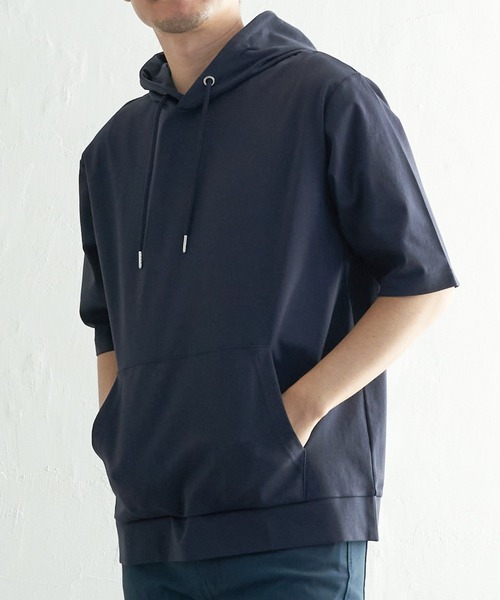 ikka（イッカ）の「【接触冷感／抗菌防臭】5分袖セイケツカイテキパーカー（パーカー・メンズ・ホワイト/グリーン/グレー/ネイビー・S/M/L/XL）」の4枚目の写真