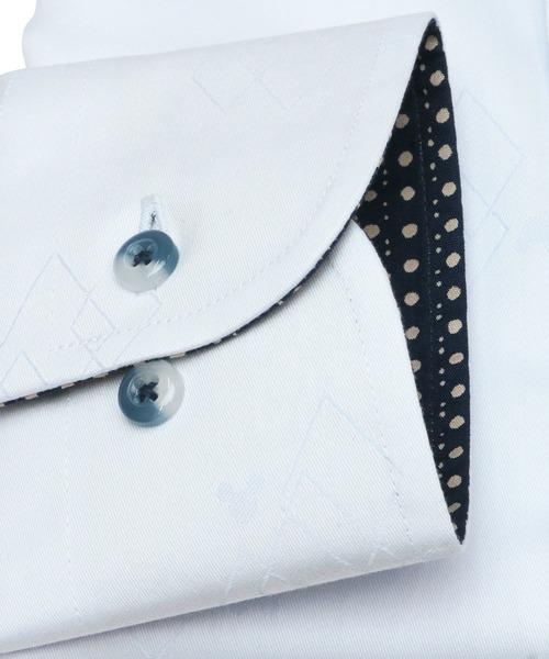 Disney（ディズニー）の「【Disney ディズニー】形態安定ノーアイロン ボタンダウン 長袖ビジネスワイシャツ（ビジネスシャツ・メンズ・サックスブルー・首回り45cm-裄丈82cm/首回り45cm-裄丈86cm/首回り45cm-裄丈90cm/首回り43cm-裄丈90cm/首回り47cm-裄丈90cm/首回り47cm-裄丈86cm/首回り42cm-裄丈90cm/首回り39cm-裄丈88cm）」の3枚目の写真