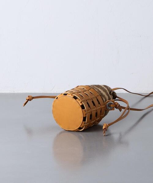 A VACATION（アヴァケーション）の「＜A VACATION＞ACONE バッグ（ショルダーバッグ・レディース・ベージュ/コバルトブルー・FREE）」の4枚目の写真