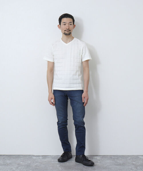 Stutostein Nolley's(シュテットシュタインノーリーズ)の「幾何学リンクスVネックTシャツ(Tシャツ/カットソー・メンズ・ライトブルー/グレイッシュベージュ/ホワイト/ネイビー・L/M/XL/S)」の22枚目の写真