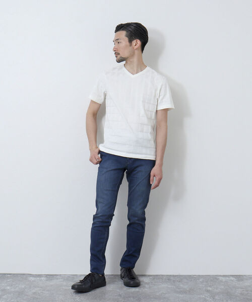 Stutostein Nolley's(シュテットシュタインノーリーズ)の「幾何学リンクスVネックTシャツ(Tシャツ/カットソー・メンズ・ライトブルー/グレイッシュベージュ/ホワイト/ネイビー・L/M/XL/S)」の5枚目の写真