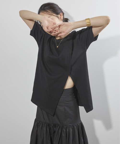 ECRIRE(エクリール)の「【yunコラボ】アシンメトリースリットカットソー(Tシャツ/カットソー・レディース・ホワイト/ブラック/ブルー・M/L)」の6枚目の写真