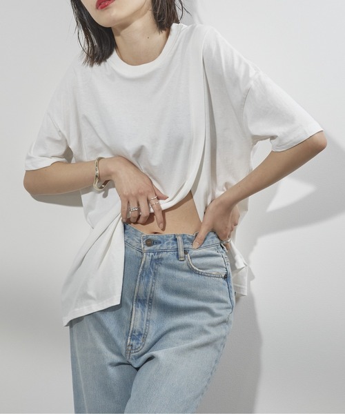 ECRIRE(エクリール)の「【yunコラボ】アシンメトリースリットカットソー(Tシャツ/カットソー・レディース・ホワイト/ブラック/ブルー・M/L)」の11枚目の写真