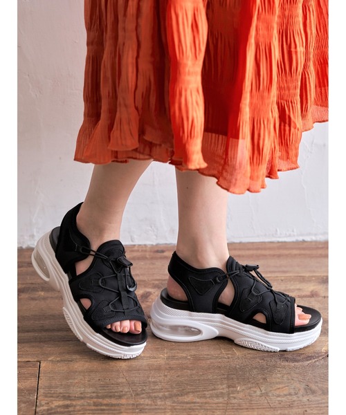 Realta（レアルタ）の「Realta(レアルタ)クッショニングソール厚底エアー底スポーツサンダル（サンダル・レディース・ホワイト系その他/ホワイト/ブラック系その他/ブラック/ベージュ/ネイビー・LL/L/S/M）」の4枚目の写真