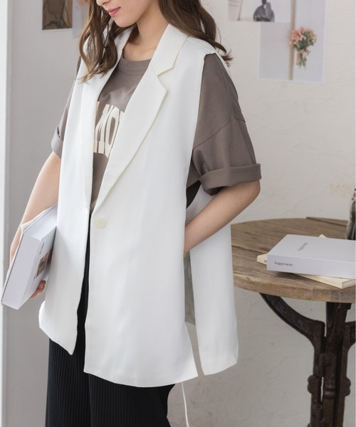 COCOMOMO（ココモモ）の「サイドベルトデザイン ジレ ベスト（ベスト・レディース・ベージュ/ブラック/ホワイト/アイボリー・L/M）」の3枚目の写真