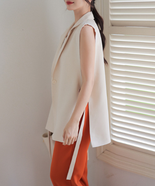 COCOMOMO（ココモモ）の「サイドベルトデザイン ジレ ベスト（ベスト・レディース・ベージュ/ブラック/ホワイト/アイボリー・L/M）」の15枚目の写真