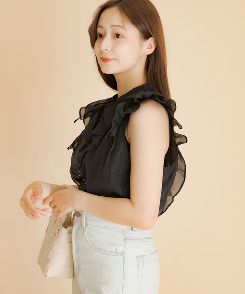 HEYUMM(ヘユム)の「シアーラッフルブラウス(シャツ/ブラウス・レディース・ベージュ/オフホワイト/ブラック・ONE)」の10枚目の写真