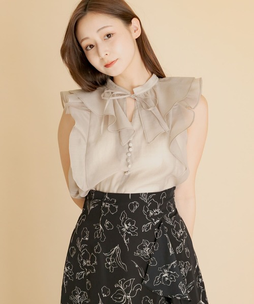 HEYUMM(ヘユム)の「シアーラッフルブラウス(シャツ/ブラウス・レディース・ベージュ/オフホワイト/ブラック・ONE)」の16枚目の写真