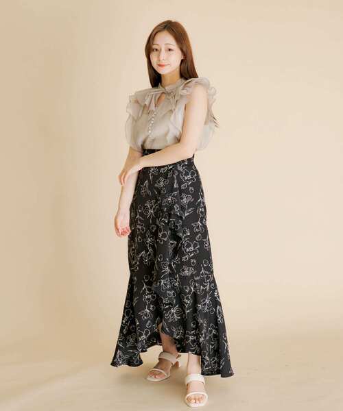 HEYUMM(ヘユム)の「シアーラッフルブラウス(シャツ/ブラウス・レディース・ベージュ/オフホワイト/ブラック・ONE)」の20枚目の写真