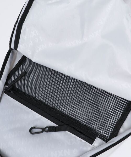 NIXON（ニクソン）の「【NIXON/ニクソン】Day Trippin' Backpack　防水性　超軽量  耐水加工　バックパック　A4サイズ15インチPC収納可能（バックパック/リュック・メンズ・ホワイト系その他/ブラック系その他/グリーン系その他/ブルー系その他・FREE）」の6枚目の写真