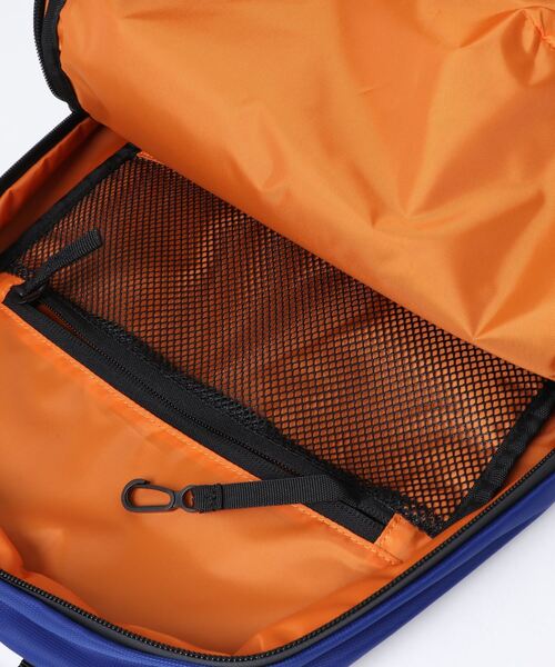 NIXON（ニクソン）の「【NIXON/ニクソン】Day Trippin' Backpack　防水性　超軽量  耐水加工　バックパック　A4サイズ15インチPC収納可能（バックパック/リュック・メンズ・ホワイト系その他/ブラック系その他/グリーン系その他/ブルー系その他・FREE）」の9枚目の写真