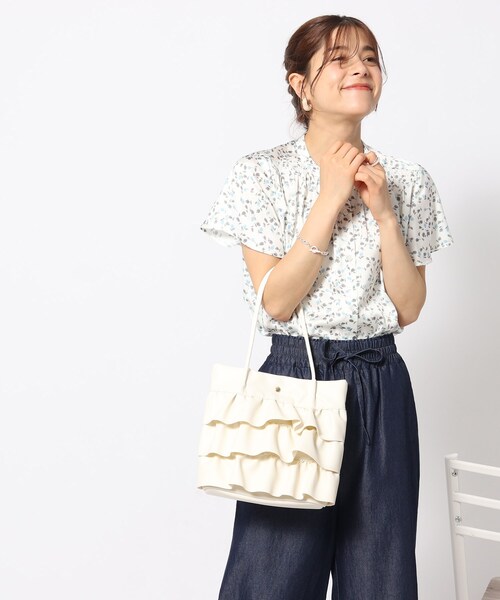 SHOO・LA・RUE（シューラルー）の「◆フリルトートバッグ（トートバッグ・レディース・オフホワイト/シルバー/ブルー・00）」の2枚目の写真