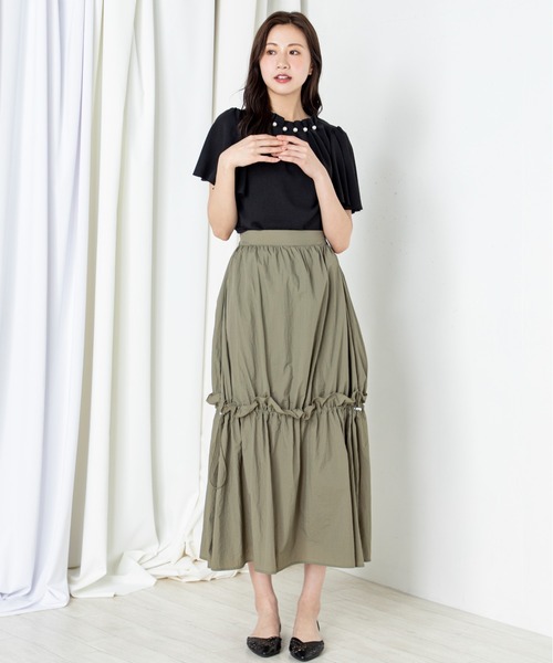 MILLION CARATS(ミリオンカラッツ)の「プチハイネックにはタックを施し華やぐコーディネートを演出するパール襟のフレアスリーブブラウス(シャツ/ブラウス・レディース・ブラック/ベージュ/オフホワイト・FREE)」の18枚目の写真