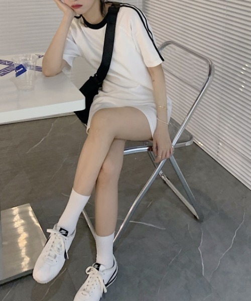 SHEENA（シーナ）の「ラインスリーブＴシャツミニワンピース（ワンピース・レディース・ブラック/ホワイト・M）」の17枚目の写真