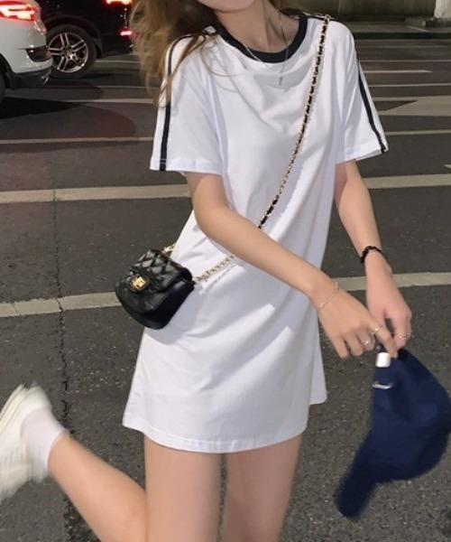 SHEENA（シーナ）の「ラインスリーブＴシャツミニワンピース（ワンピース・レディース・ブラック/ホワイト・M）」の15枚目の写真