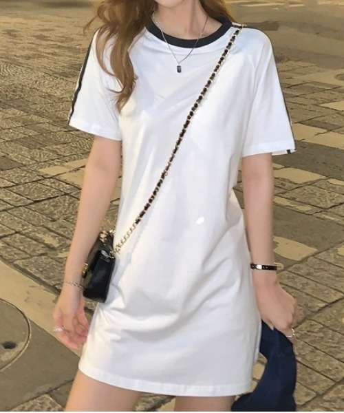 SHEENA（シーナ）の「ラインスリーブＴシャツミニワンピース（ワンピース・レディース・ブラック/ホワイト・M）」の12枚目の写真