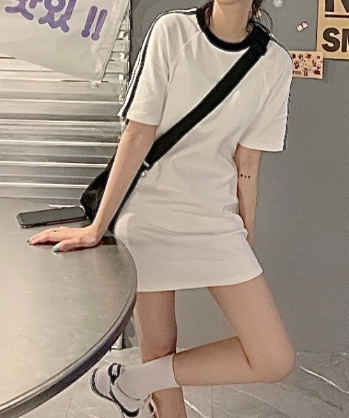 SHEENA（シーナ）の「ラインスリーブＴシャツミニワンピース（ワンピース・レディース・ブラック/ホワイト・M）」の16枚目の写真