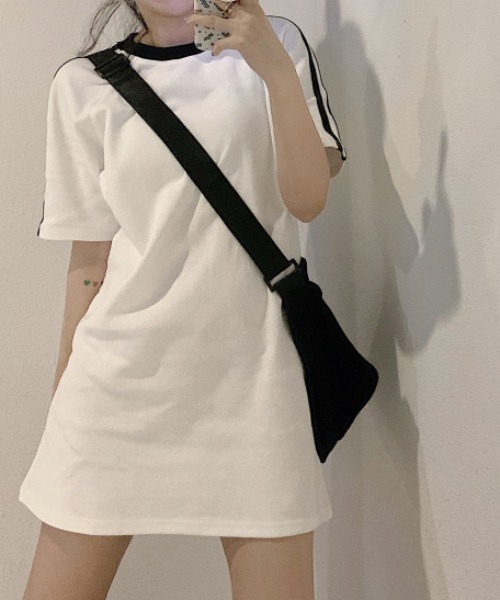 SHEENA（シーナ）の「ラインスリーブＴシャツミニワンピース（ワンピース・レディース・ブラック/ホワイト・M）」の10枚目の写真