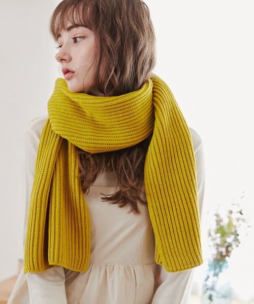 ANGIE(アンジー)の「リブニットマフラー(マフラー・レディース・ライトベージュ/イエロー/レッド/アイボリー/杢グレー/オレンジ/グリーン/ブラック/ブルー/グレイッシュベージュ/カーキ/ダークグレー/ロイヤルブルー・FREE)」の11枚目の写真