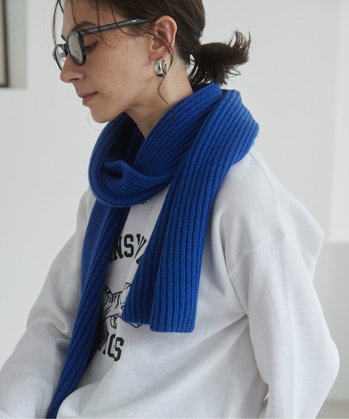 ANGIE(アンジー)の「リブニットマフラー(マフラー・レディース・ライトベージュ/イエロー/レッド/アイボリー/杢グレー/オレンジ/グリーン/ブラック/ブルー/グレイッシュベージュ/カーキ/ダークグレー/ロイヤルブルー・FREE)」の21枚目の写真