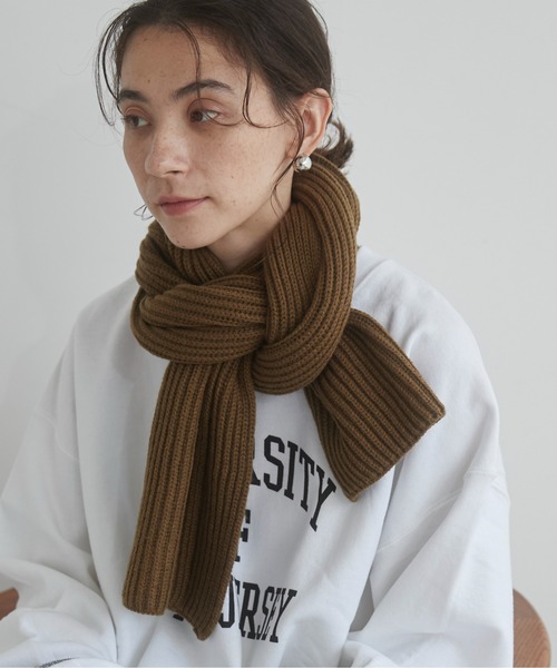 ANGIE(アンジー)の「リブニットマフラー(マフラー・レディース・ライトベージュ/イエロー/レッド/アイボリー/杢グレー/オレンジ/グリーン/ブラック/ブルー/グレイッシュベージュ/カーキ/ダークグレー/ロイヤルブルー・FREE)」の22枚目の写真