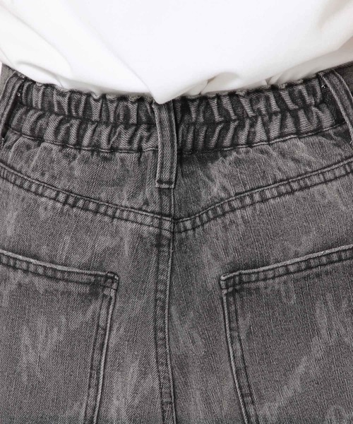 Anui(アニュイ)の「【UNISEX】ロゴブリーチデニム(デニムパンツ・レディース・ブラック/ブルー・S/M/L)」の9枚目の写真
