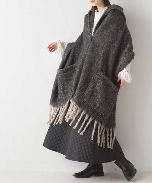OMNES（オムネス）の「起毛フード付き大判フリンジストール（ストール/ショール・レディース・ブルー/ブラウン/イエロー/ブラック/パープル/ベージュ・FREE）」の12枚目の写真