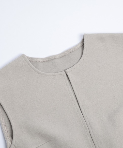 AMELY(エミリー)の「ペプラムファージレ(ベスト・レディース・ブラック/グレイッシュベージュ/ホワイト・フリー)」の18枚目の写真