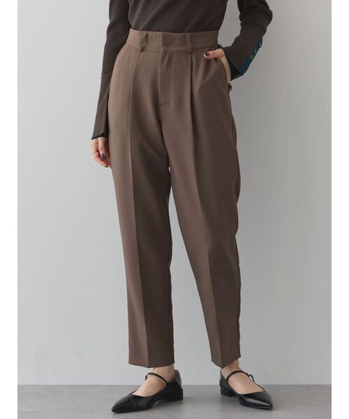 YECCA VECCA（イェッカヴェッカ）の「タックテーパードパンツ（その他パンツ・レディース・チャコールグレー/アイボリー/ブラック・S/M/L）」の4枚目の写真