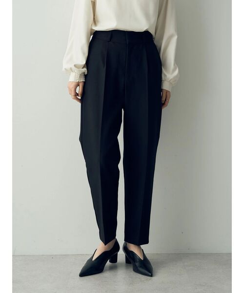 YECCA VECCA（イェッカヴェッカ）の「タックテーパードパンツ（その他パンツ・レディース・チャコールグレー/アイボリー/ブラック・S/M/L）」の5枚目の写真